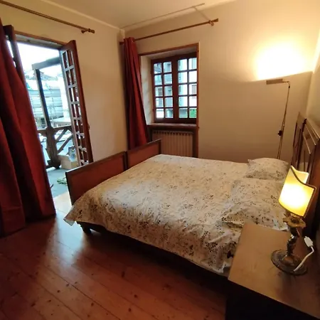 Stone House Viu-location Orange * Viu