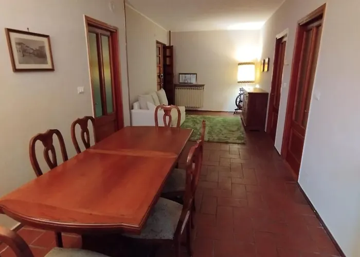 Stone House Viu-location Orange